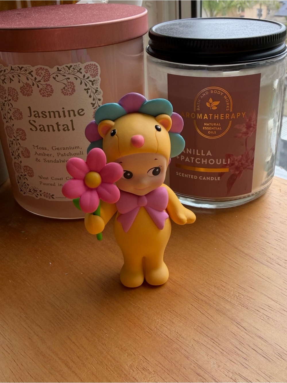 Sonny Angel Flower Gift Series Orange Lion with Pink Daisy figure